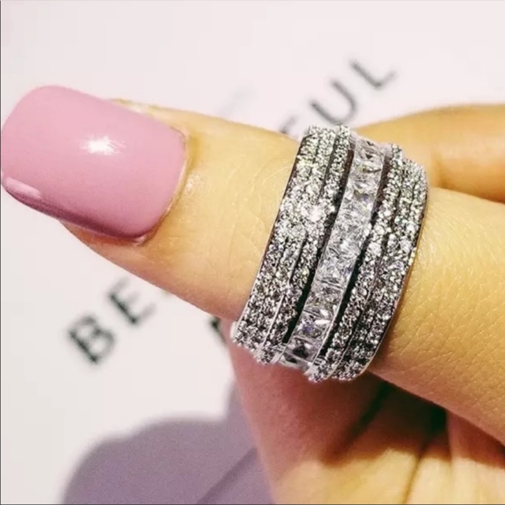 New Luxury Women’s 925 Silver Diamond Party Ring